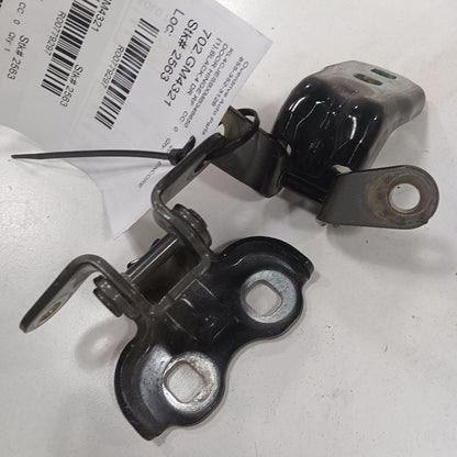 Buick Encore Door Hinge Set Right Front Passenger  2022 2021 2020 2019 2018