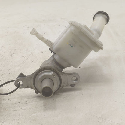 Brake Master Cylinder Fits 12-19 Nissan Versa