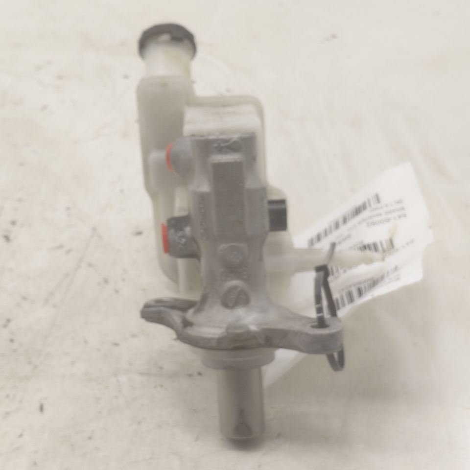 Brake Master Cylinder Fits 12-19 Nissan Versa