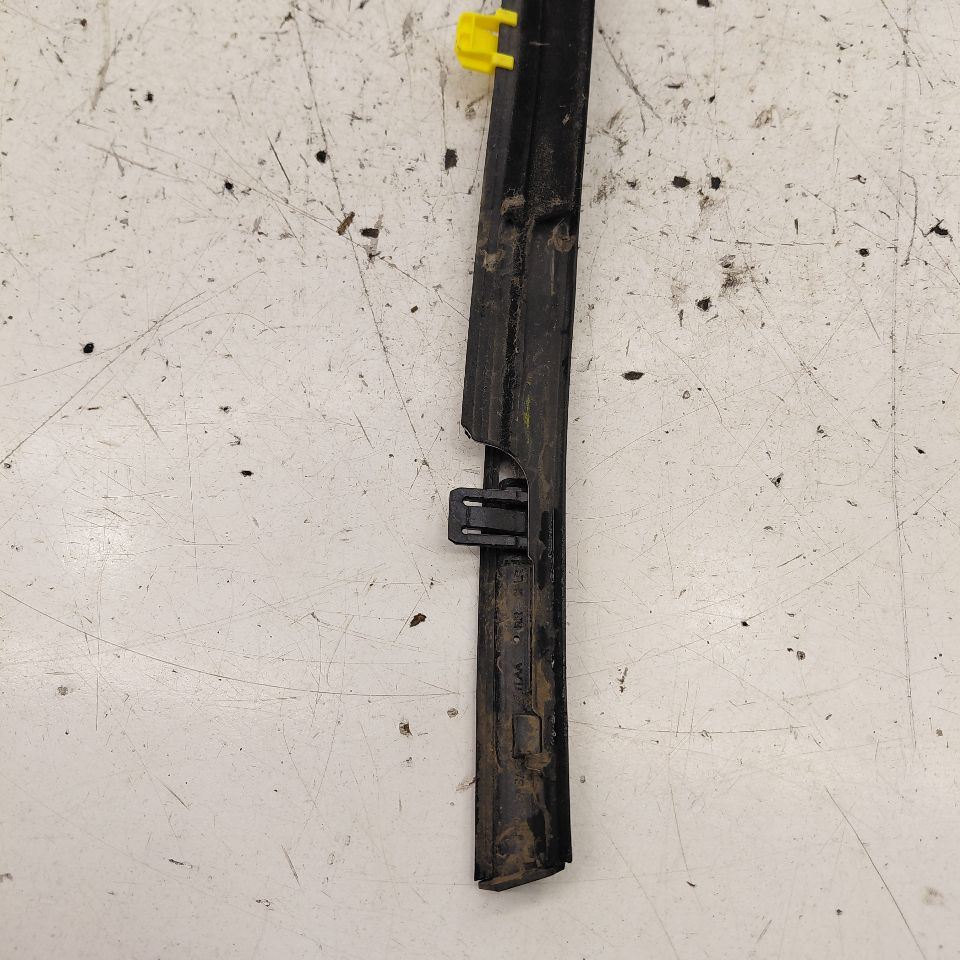 Honda CR-V Door Glass Window Weather Strip Trim Rear Right Passenger S