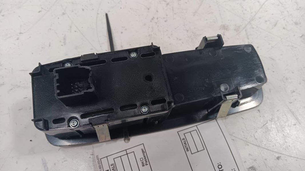 Chrysler 200 Power Window Switch Right Passenger Front  2015 2016 2017