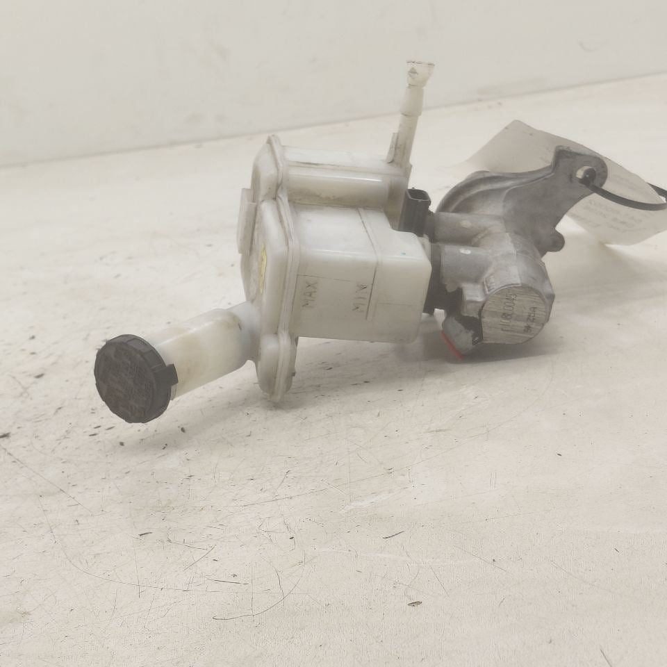 Brake Master Cylinder Fits 12-19 Nissan Versa