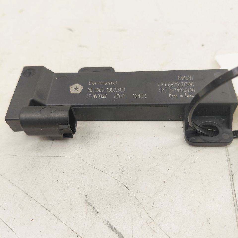 Chrysler 300 Keyless Entry Antenna Module {68051315AB} 2017 2018 2019 