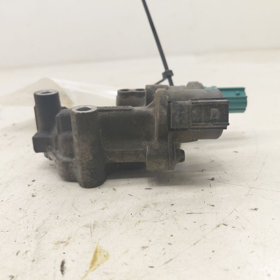 Honda CR-V Variable Timing Gear Oil Control Valve Solenoid Cylinder He