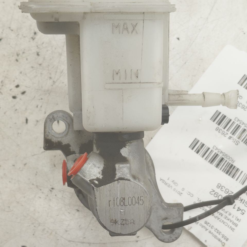 Brake Master Cylinder Fits 12-19 Nissan Versa
