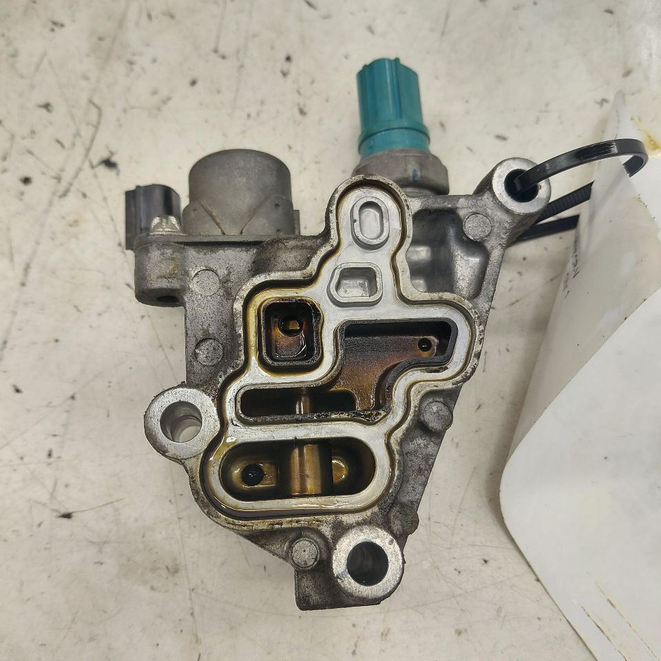 Honda CR-V Variable Timing Gear Oil Control Valve Solenoid Cylinder He