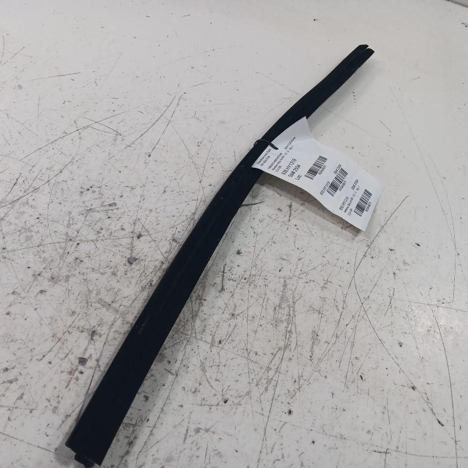 Does Not Apply Hyundai Tucson Right Rear Weather Strip Interior  2019 2020 2021