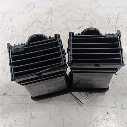 Does Not Apply Nissan LEAF Dash Air Vent Center Middle  2013 2014 2015 2016 2017