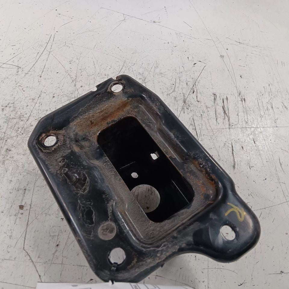 Bumper Mount Bracket Right Passenger Side FrontNissan Maxima 2014 2013 2012 2011