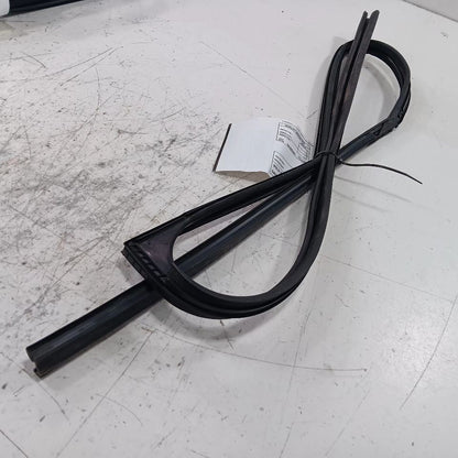 Does Not Apply Subaru Forester Door Glass Window Seal Rubber Right Passenger Rear Back  2016 20