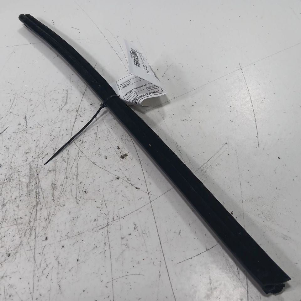 Does Not Apply Hyundai Tucson Left Rear Weather Strip Interior  2019 2020 2021