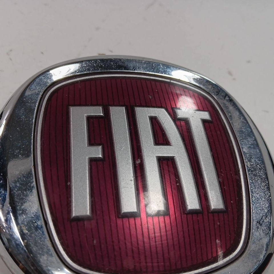 2018 Fiat 500 Front Badge