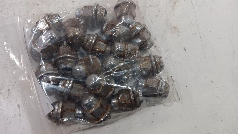  Kia Forte Lug Nut Set  2014 2015 2016 2017 2018