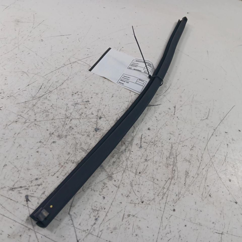 Does Not Apply Hyundai Tucson Right Rear Weather Strip Interior  2019 2020 2021