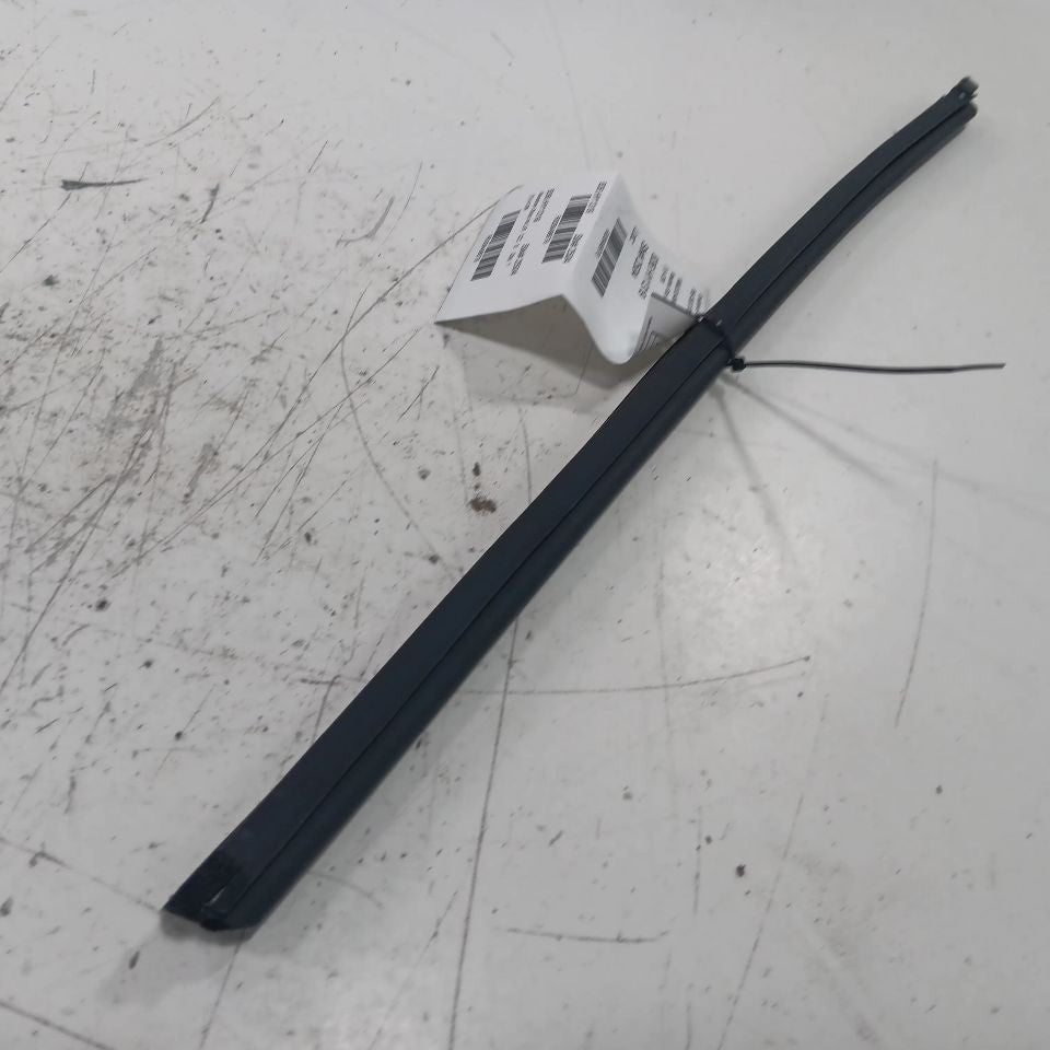 Does Not Apply Hyundai Tucson Left Rear Weather Strip Interior  2019 2020 2021